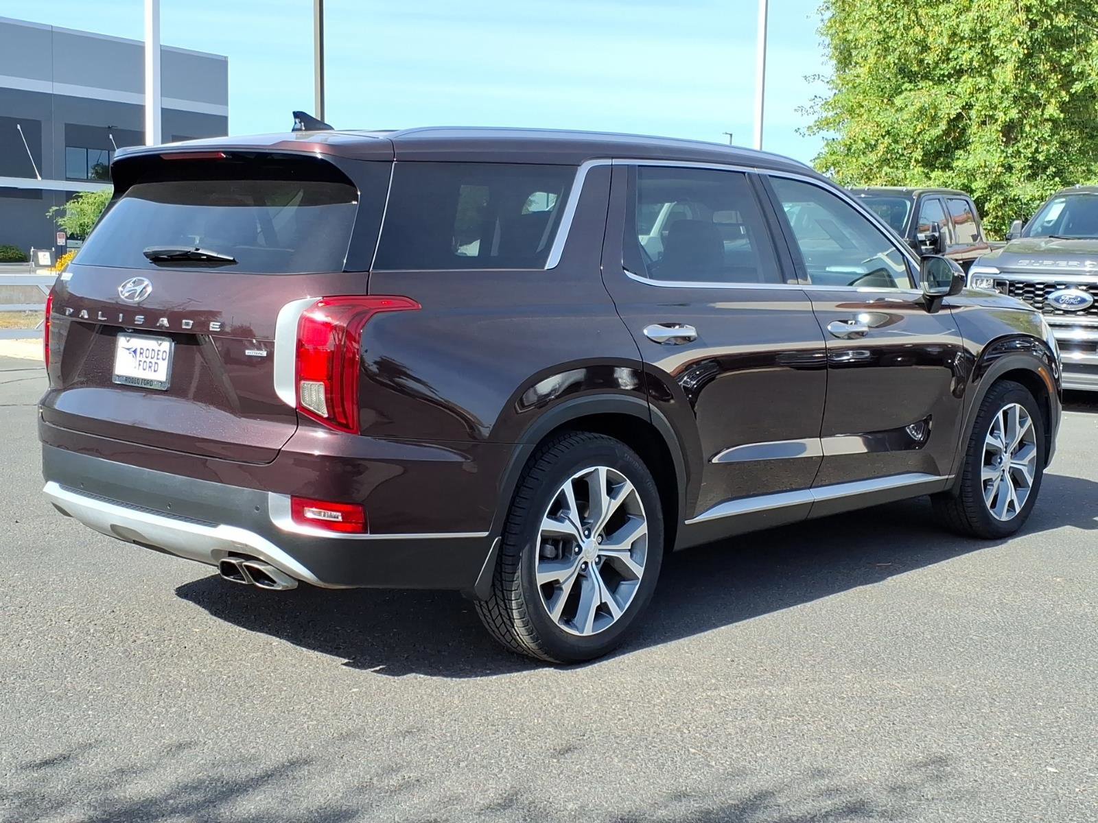 Used 2022 Hyundai Palisade SEL w/ Premium Package AWD/4WD image 4