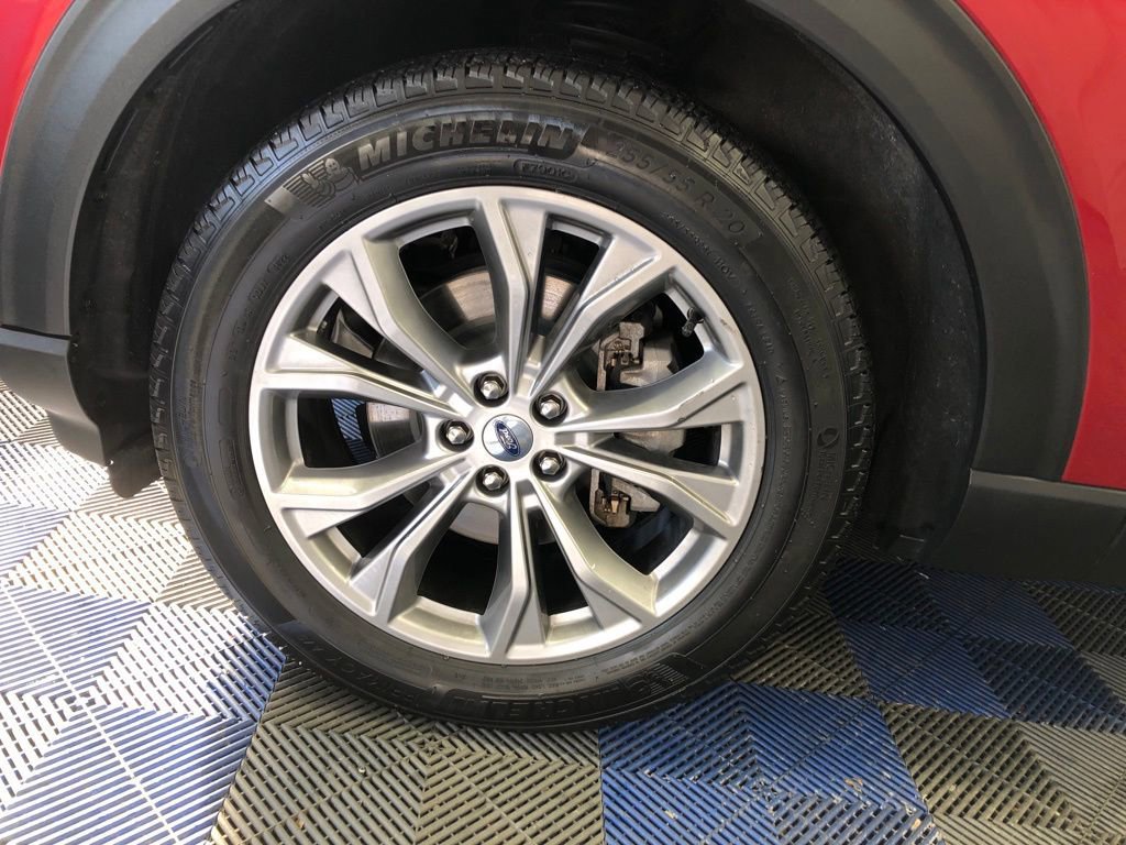 Certified 2022 Ford Explorer XLT w/ Equipment Group 202A image 29