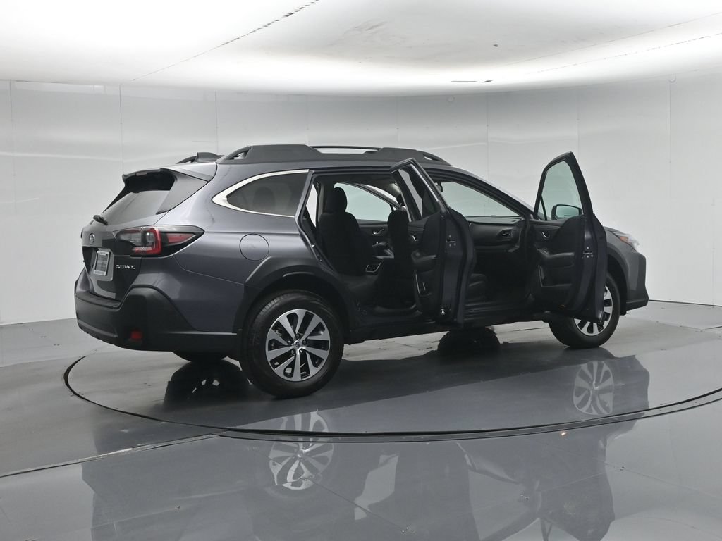 Used 2024 Subaru Outback Premium AWD/4WD image 6