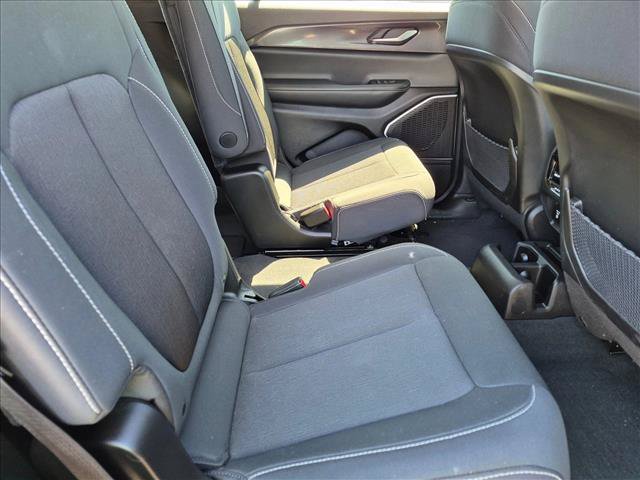 Used 2022 Jeep Grand Cherokee L Laredo w/ Luxury Tech Group I AWD/4WD image 19