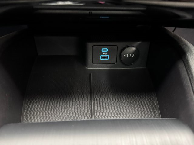 Certified 2022 Ford Escape SE w/ Cold Weather Package image 18