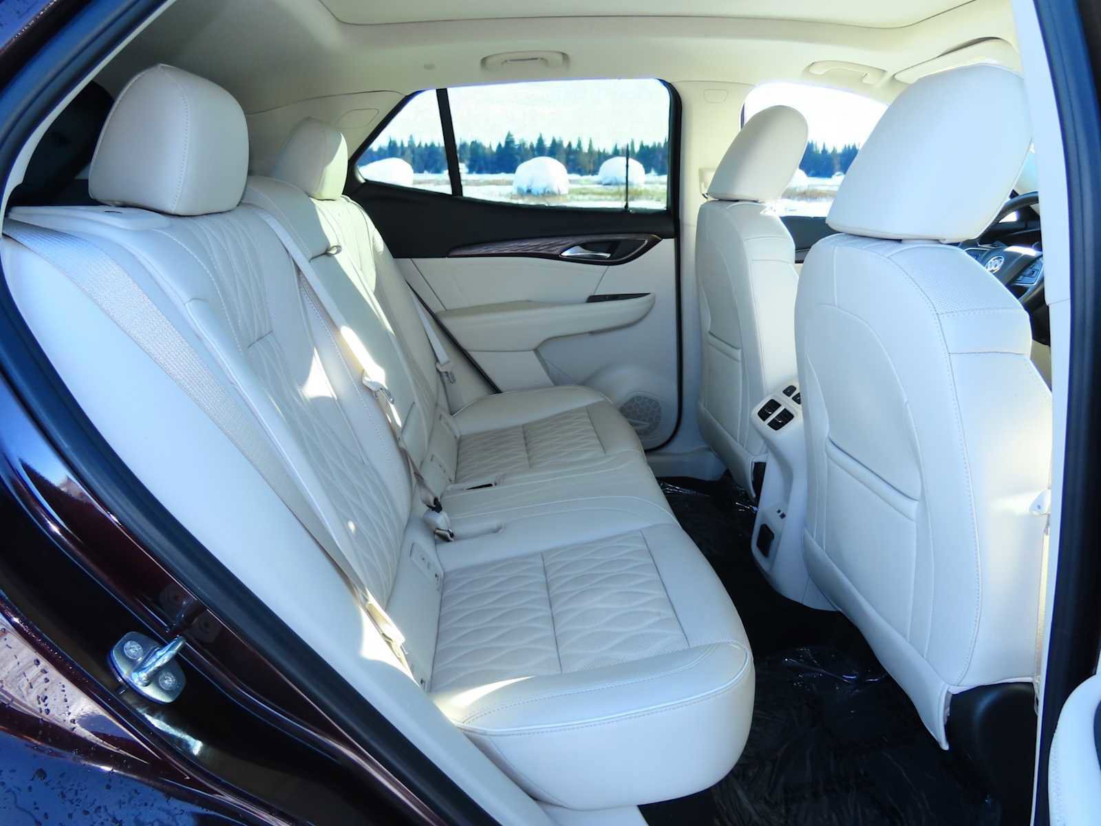 Used 2023 Buick Envision Avenir image 22