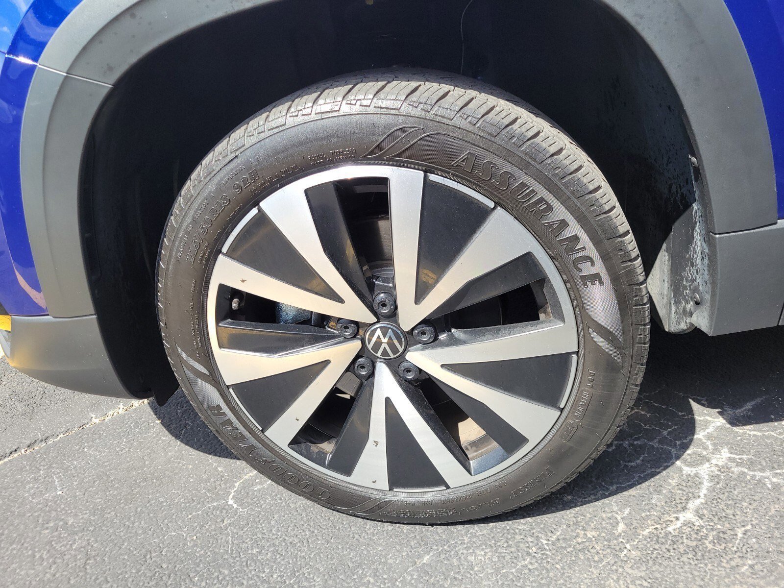 Used 2024 Volkswagen Taos SE image 6