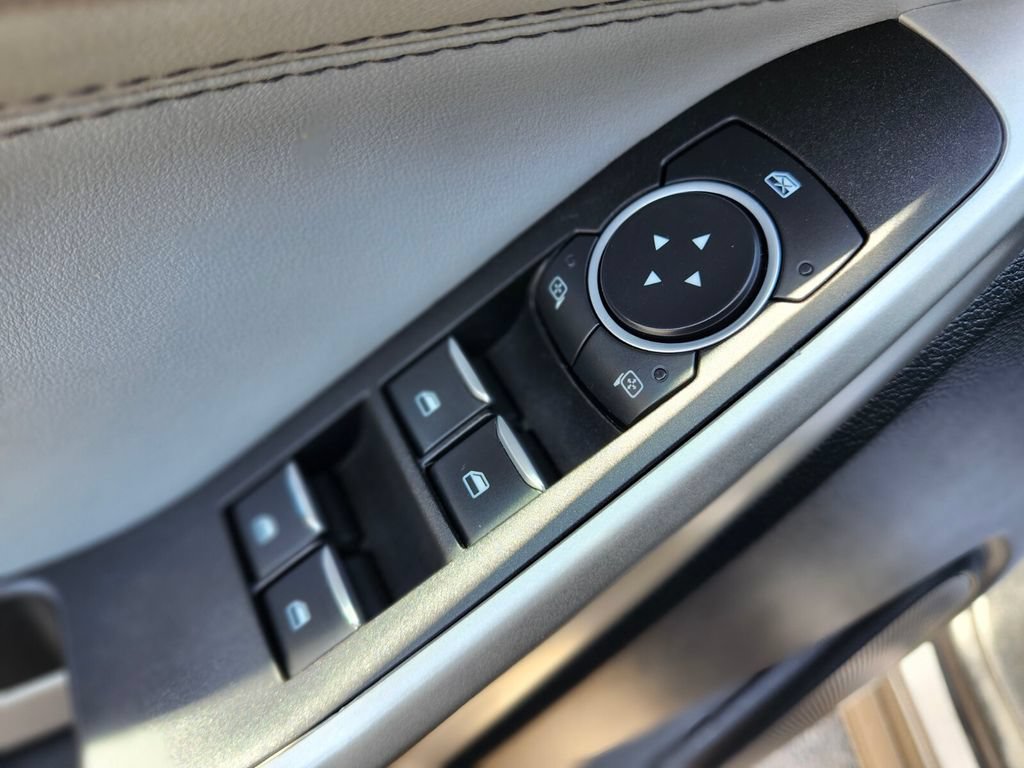 Certified 2022 Ford Explorer XLT w/ Equipment Group 202A AWD/4WD image 18