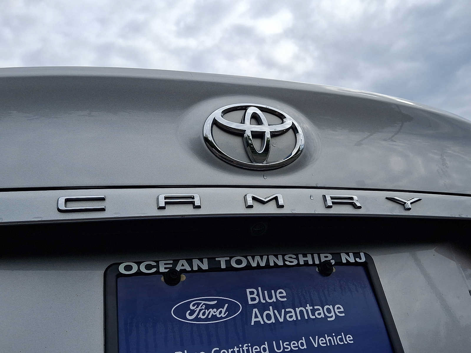 Used 2019 Toyota Camry LE FWD image 29
