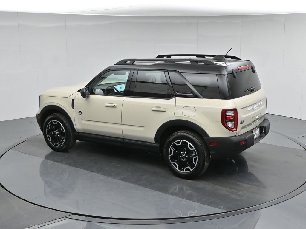 Certified 2025 Ford Bronco Sport Outer Banks w/ Outer Banks Tech Package+ AWD/4WD image 44