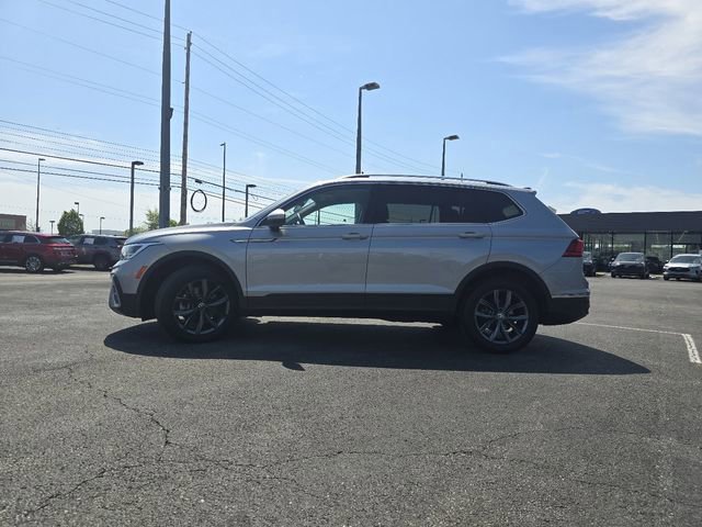 Used 2022 Volkswagen Tiguan SE AWD/4WD image 2