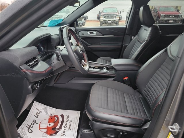 Certified 2025 Ford Explorer ST-Line AWD/4WD image 11