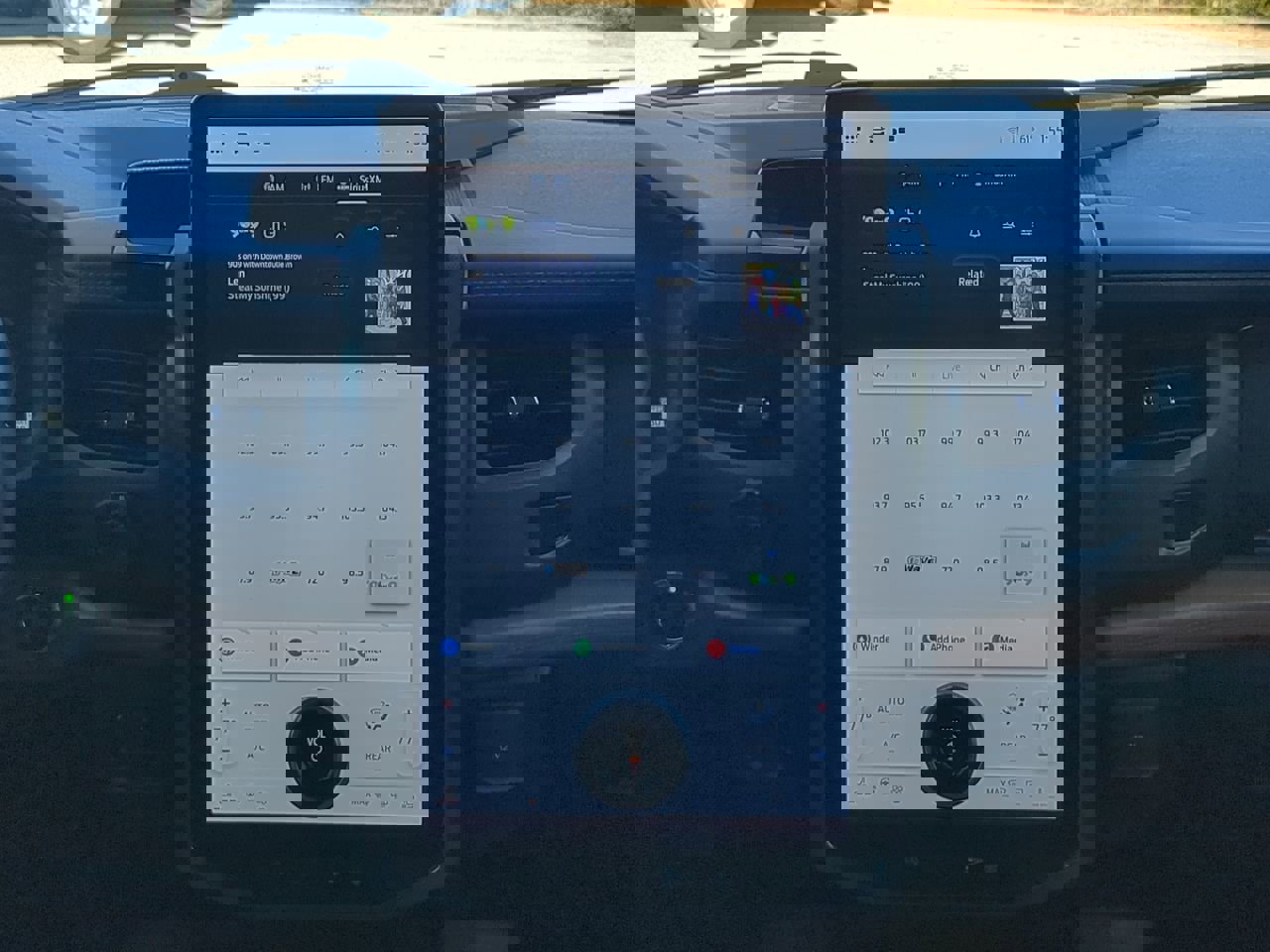 Certified 2024 Ford Expedition Max Platinum image 16