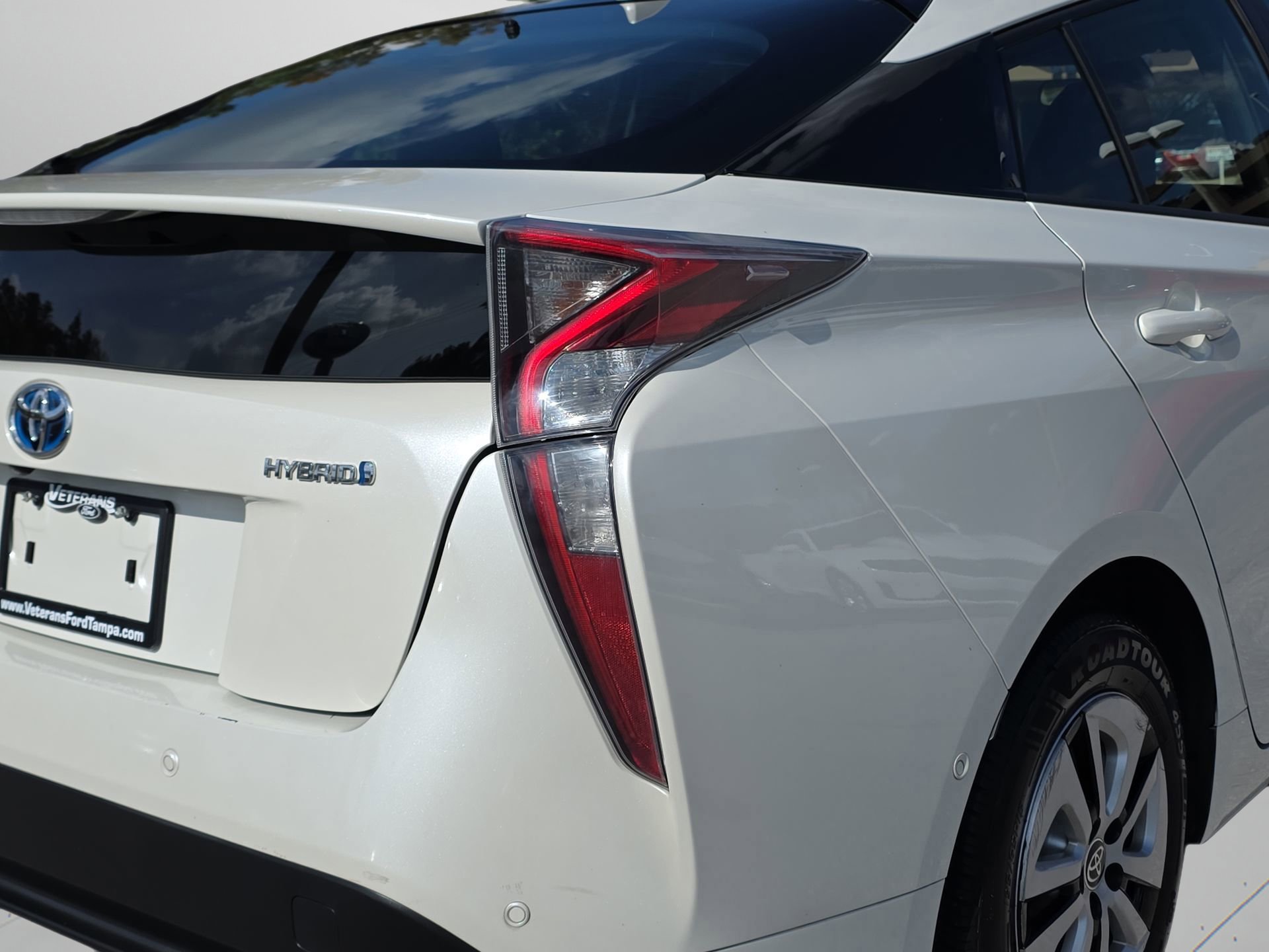 Used 2017 Toyota Prius Four image 37