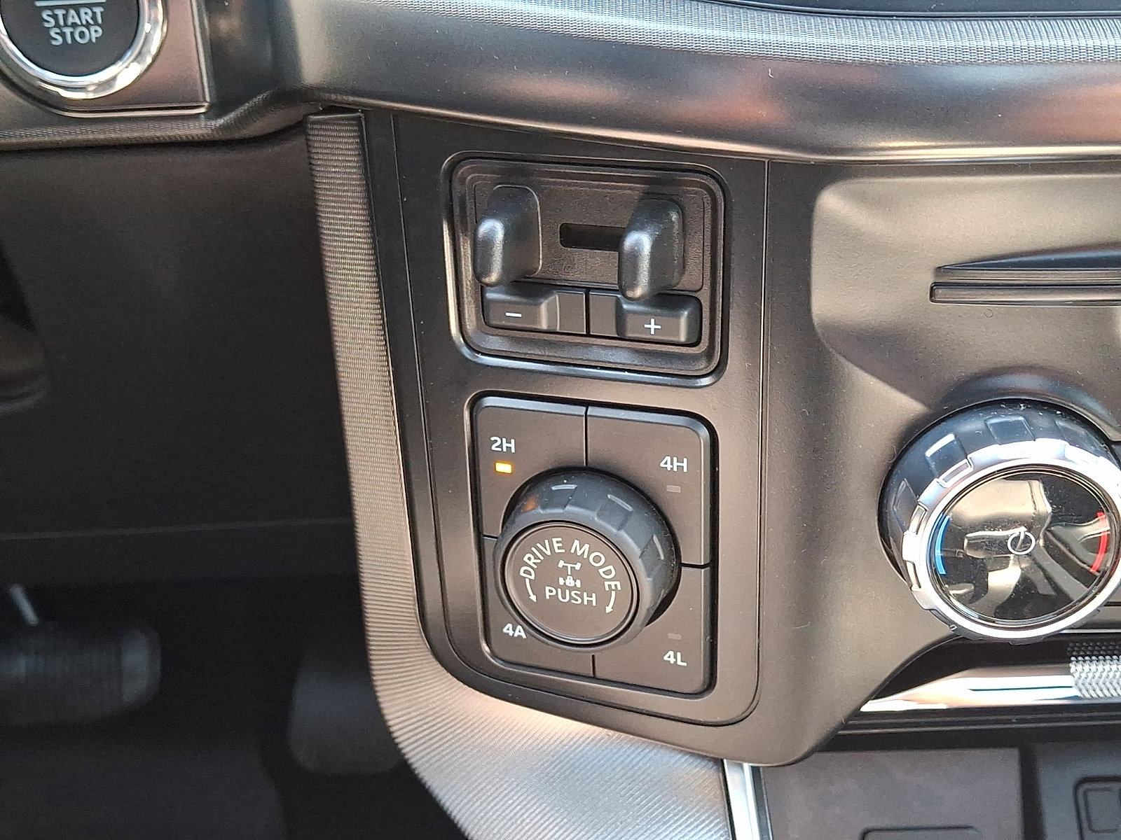 Certified 2024 Ford F150 Platinum w/ Equipment Group 702A High AWD/4WD image 27