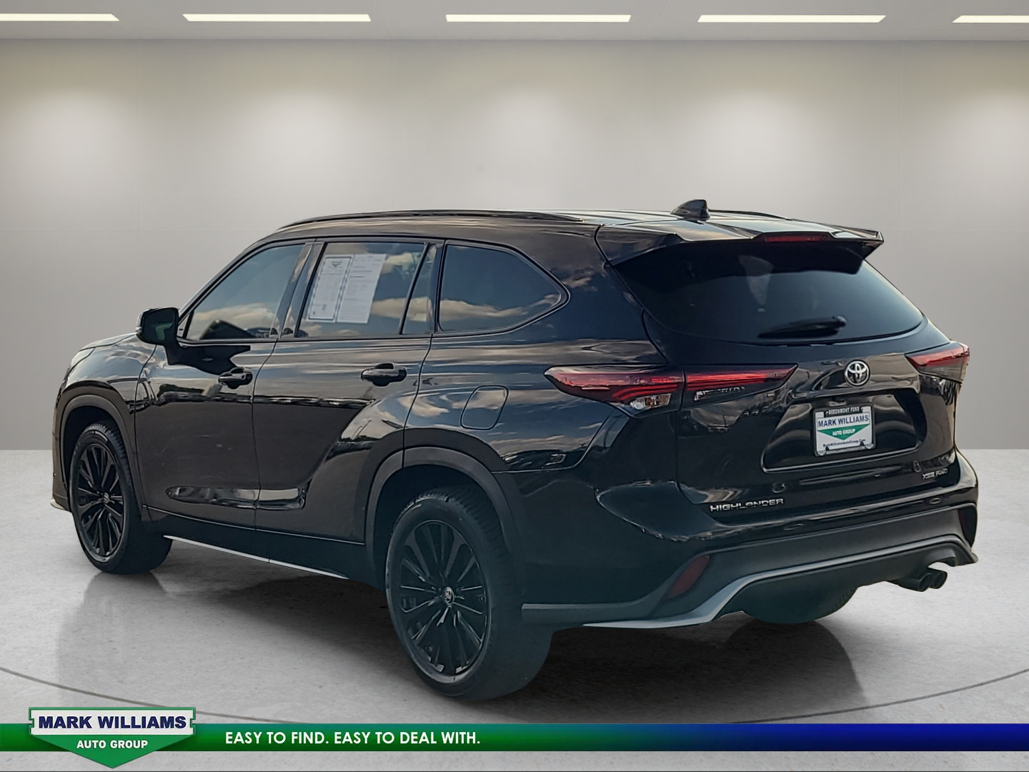 Used 2024 Toyota Highlander XSE AWD/4WD image 6