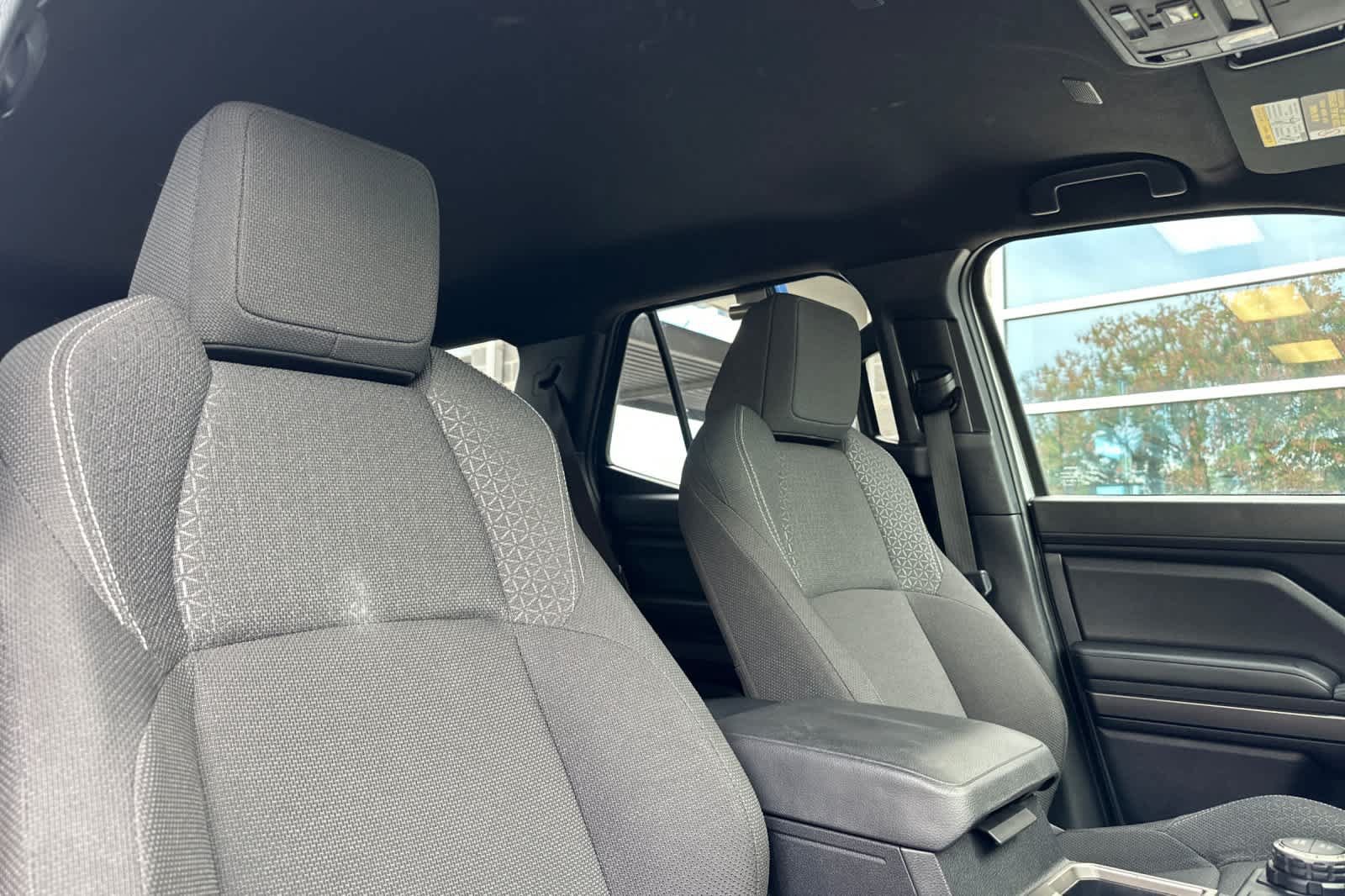 Used 2025 Toyota 4Runner SR5 AWD/4WD image 17