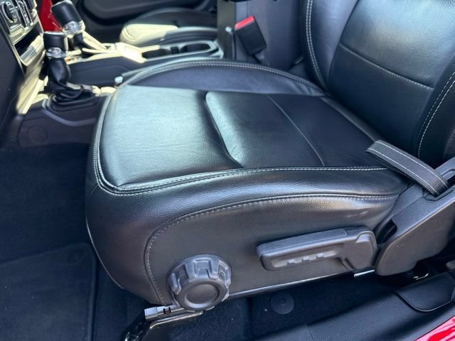 Used 2022 Jeep Wrangler Unlimited Sahara w/ Cold Weather Group AWD/4WD image 20