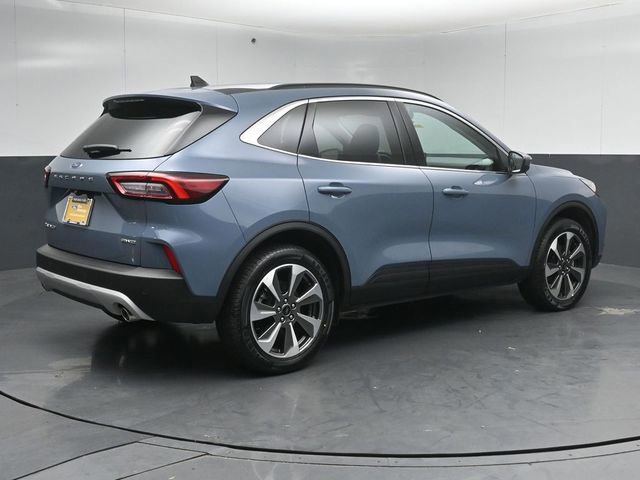 Certified 2025 Ford Escape Platinum AWD/4WD image 13