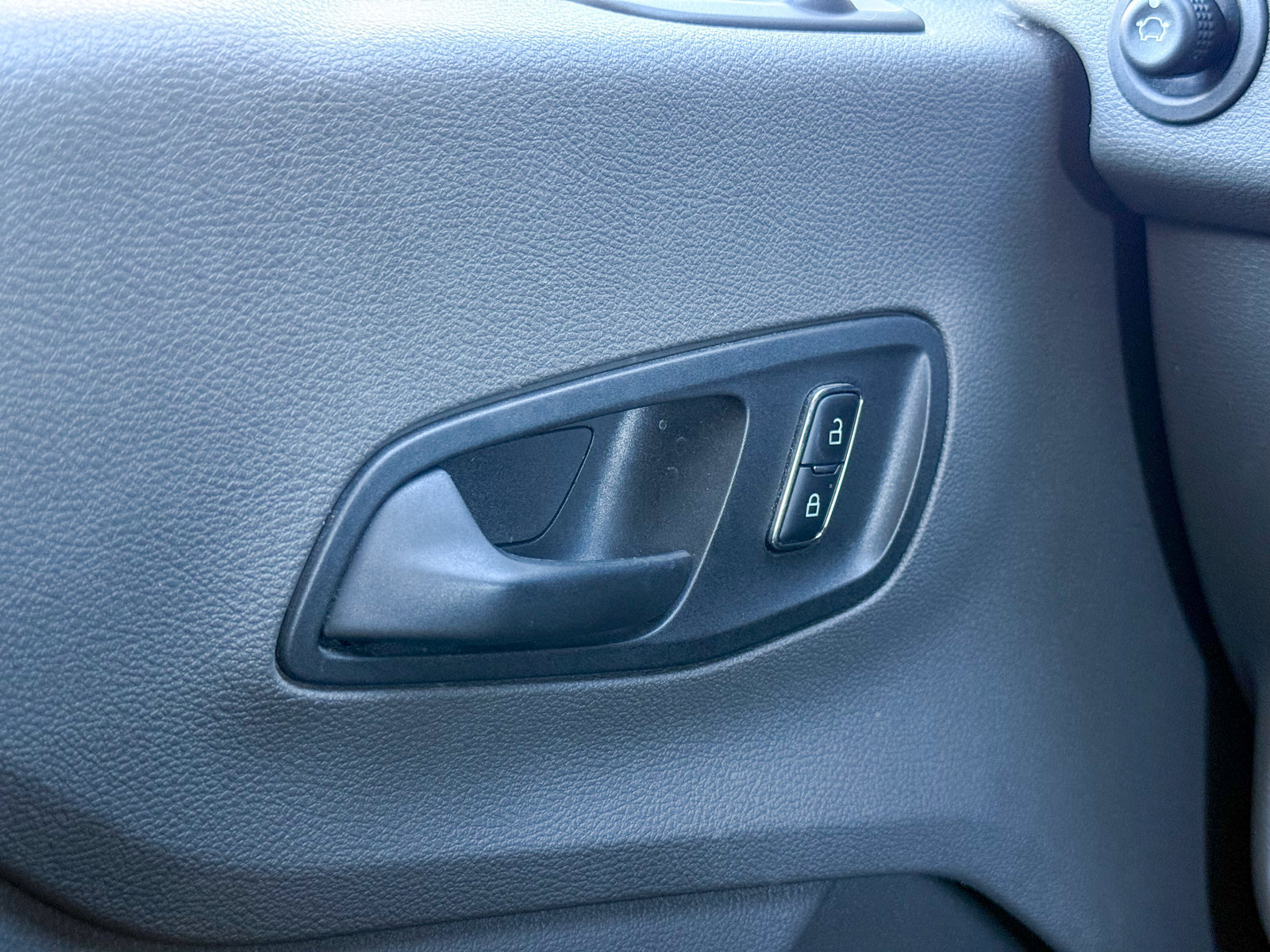 Certified 2023 Ford Transit 250 Medium Roof AWD image 26
