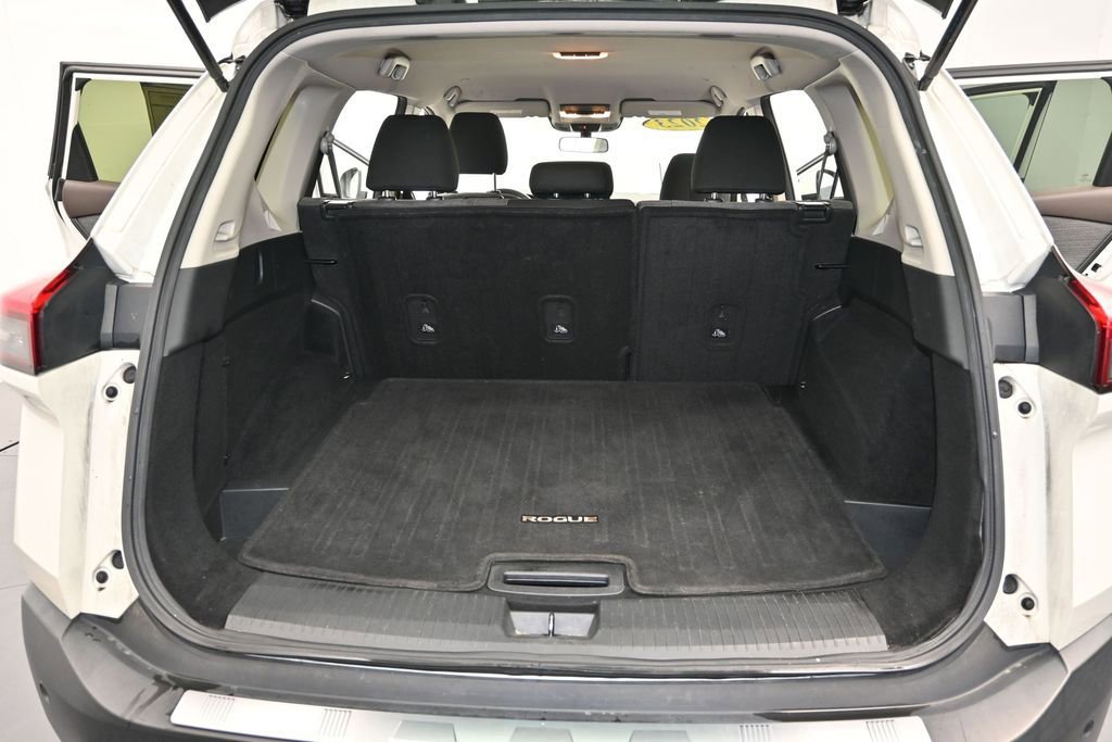 Used 2023 Nissan Rogue SV FWD image 11