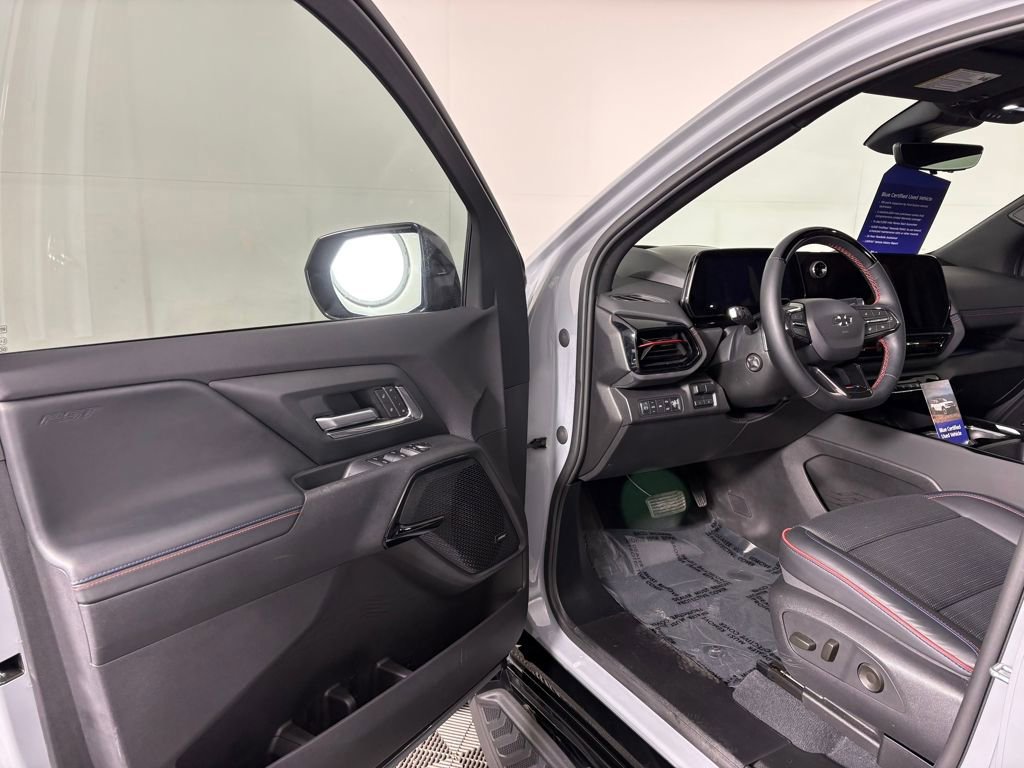Used 2025 Chevrolet Silverado EV RST image 13