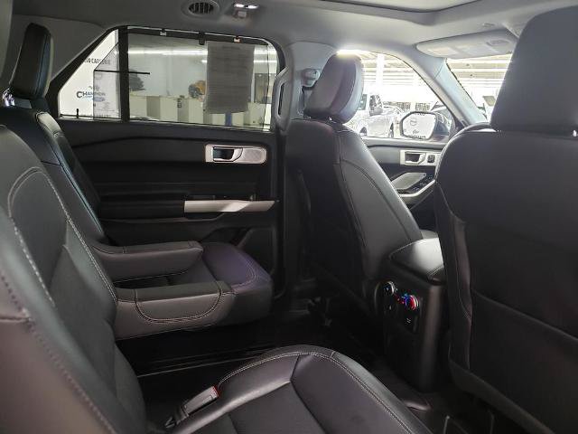 Certified 2023 Ford Explorer Limited w/ Limited Technology Package AWD/4WD image 17