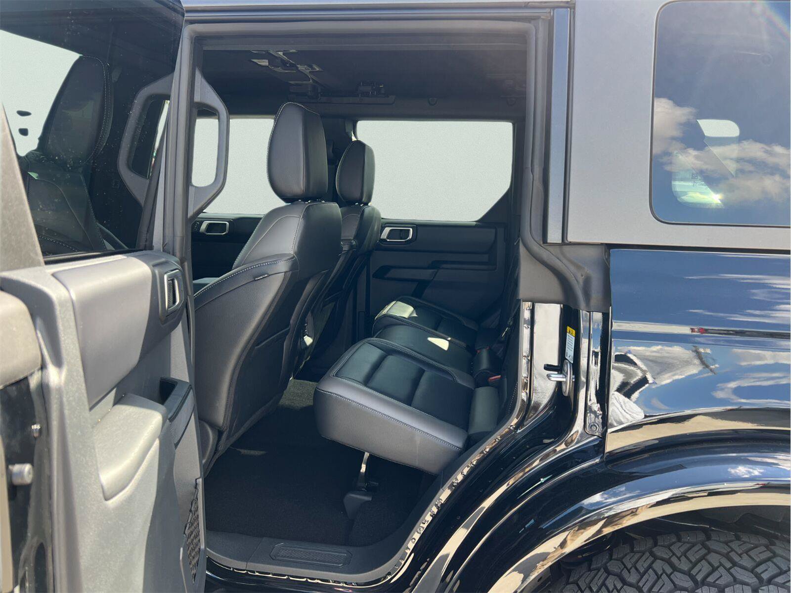 Certified 2025 Ford Bronco Outer Banks AWD/4WD image 19