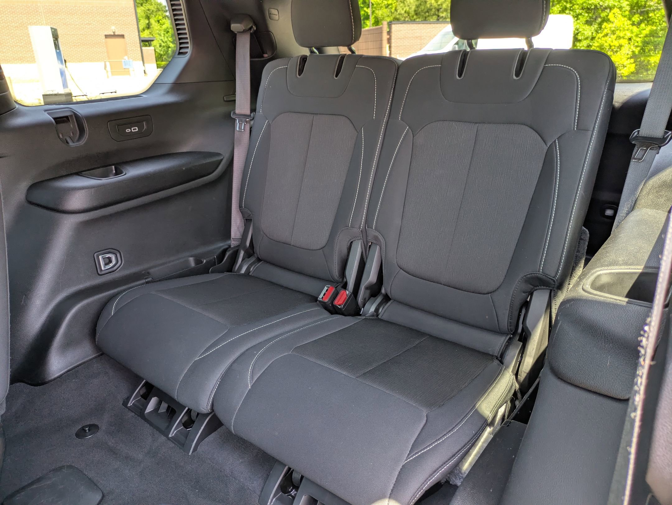 Used 2024 Jeep Grand Cherokee L Laredo w/ Luxury Tech Group I RWD image 29