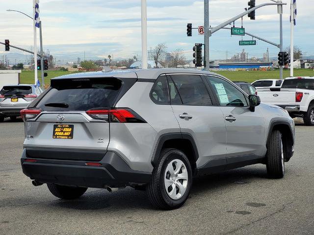 Used 2024 Toyota RAV4 LE AWD/4WD image 5