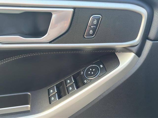 Certified 2023 Ford Explorer XLT w/ Equipment Group 202A AWD/4WD image 19