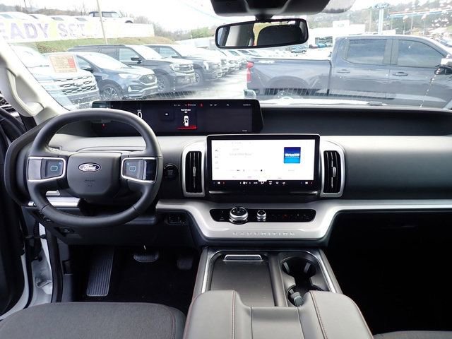 Certified 2025 Ford Expedition Active AWD/4WD image 22