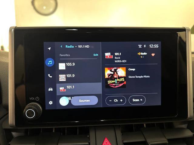 Used 2023 Toyota RAV4 AWD Hybrid image 25