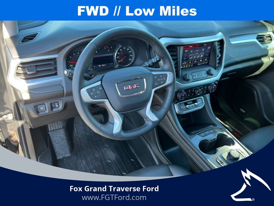 Used 2023 GMC Acadia SLT image 17