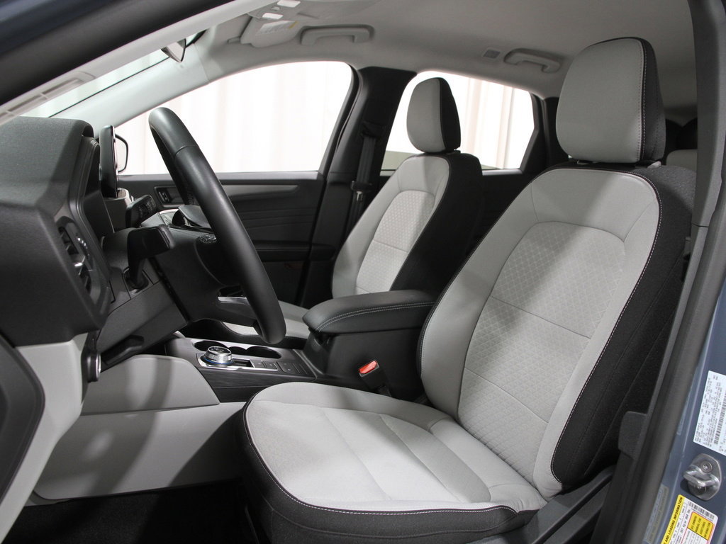 Certified 2025 Ford Escape Active w/ Cold Weather Package image 7