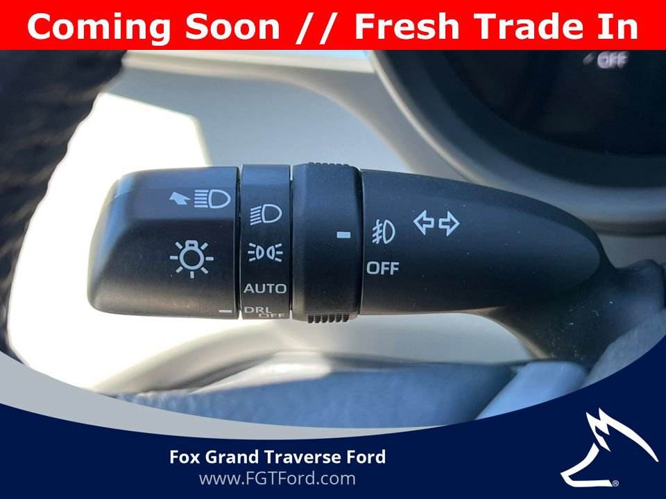 Used 2023 Toyota Sienna XLE FWD image 18