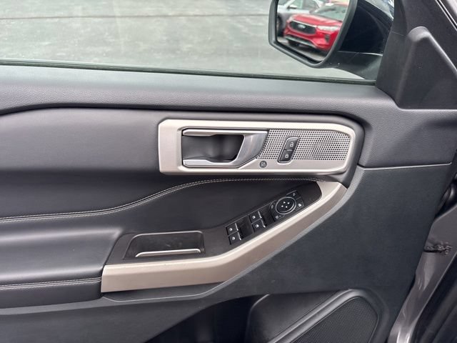 Certified 2024 Ford Explorer Limited RWD image 15