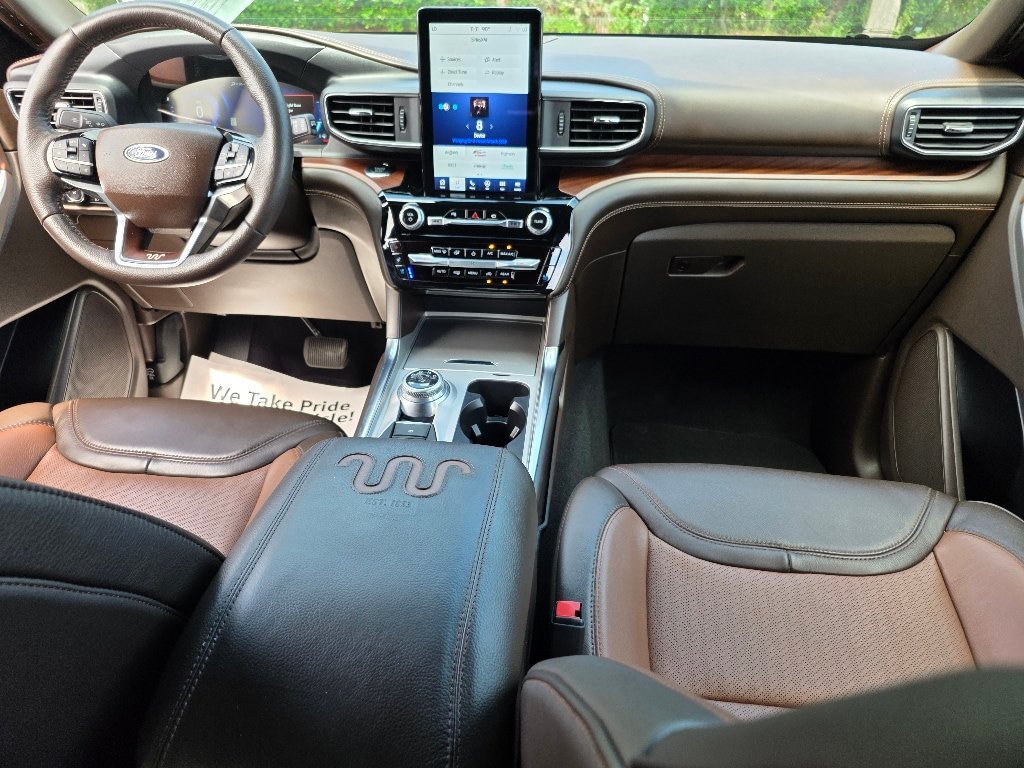 Certified 2023 Ford Explorer King Ranch w/ Technology Package AWD/4WD image 15