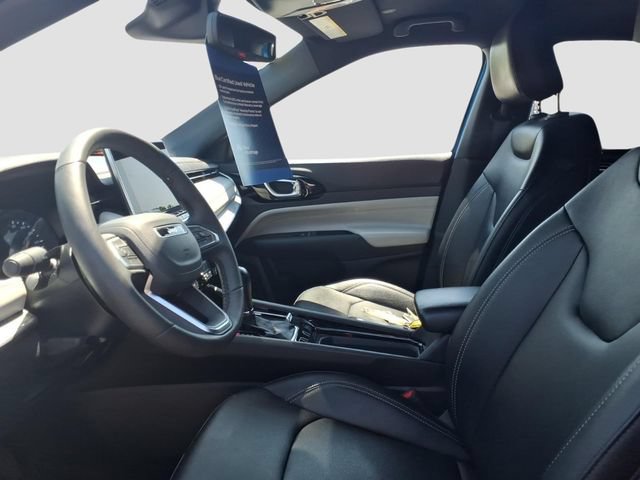 Used 2025 Jeep Compass Limited AWD/4WD image 7