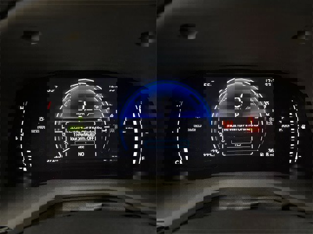 Used 2025 Toyota Camry SE image 6