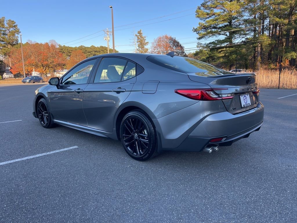Used 2025 Toyota Camry SE image 7