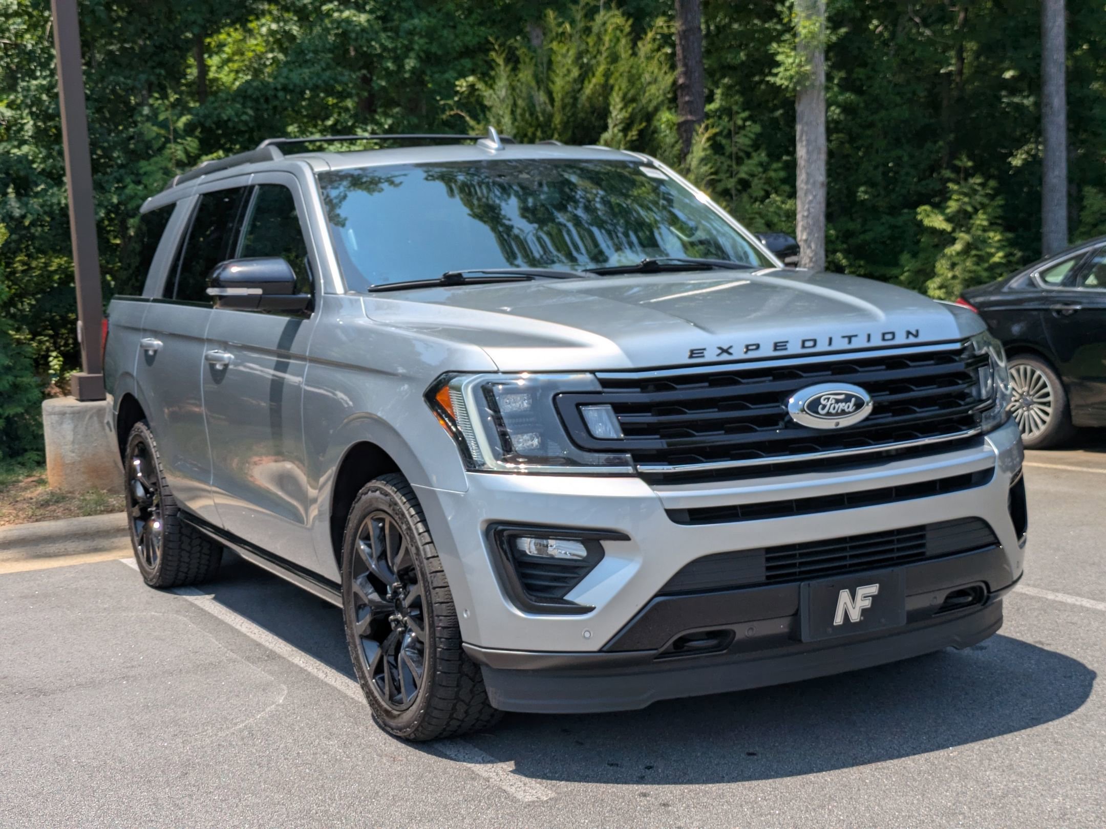 Certified 2020 Ford Expedition Limited w/ Equipment Group 303A AWD/4WD image 2