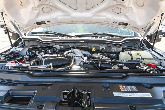 Certified 2022 Ford F550 4x4 Crew Cab Super Duty image 28