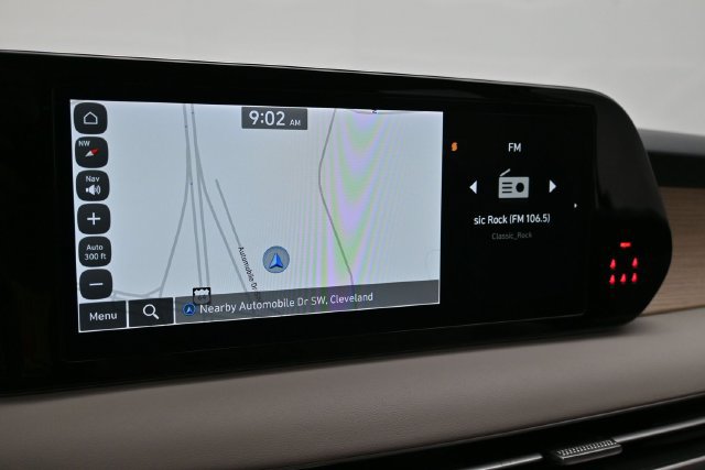 Used 2024 Hyundai Palisade Limited FWD image 21