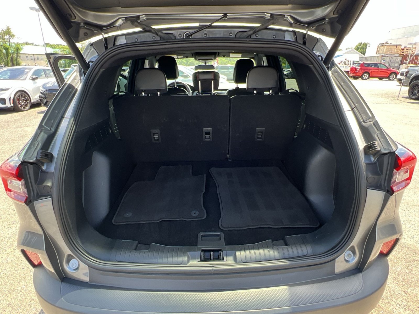 Certified 2025 Ford Escape ST-Line Select AWD/4WD image 32