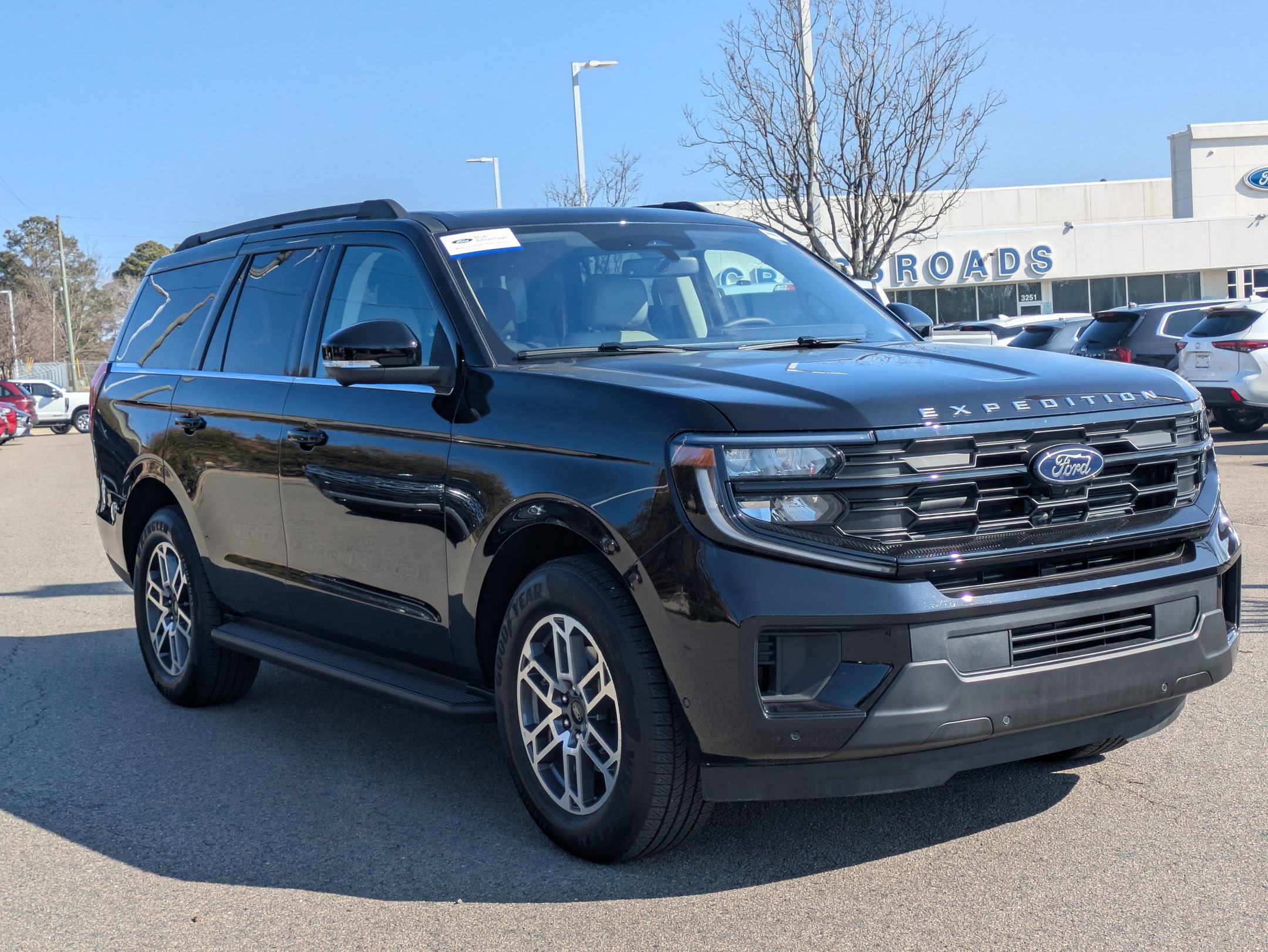 Certified 2025 Ford Expedition Active image 7