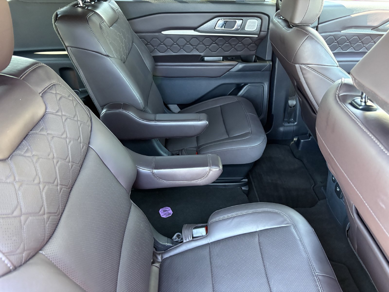 Certified 2025 Ford Explorer Platinum w/ LUX Leather Package AWD/4WD image 16