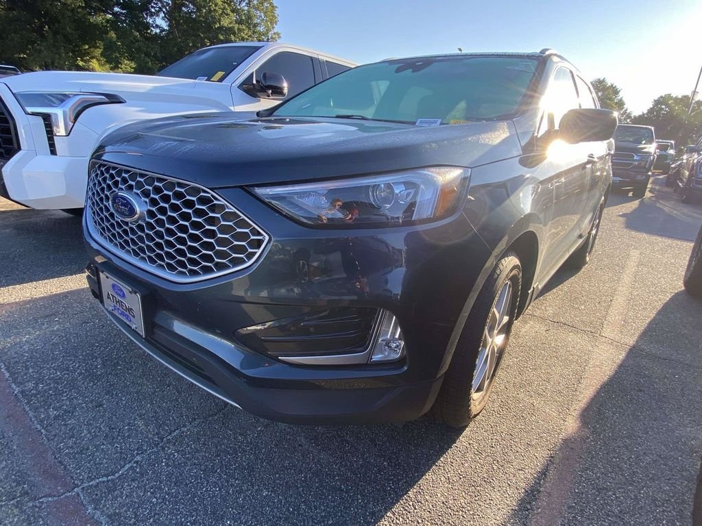 Certified 2024 Ford Edge SEL w/ Convenience Package AWD/4WD image 3