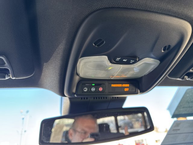 Used 2024 Chevrolet Colorado Z71 w/ Z71 Convenience Package 2 image 23