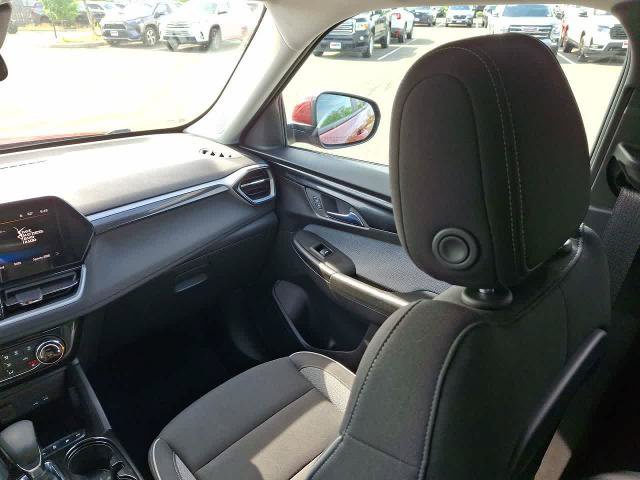 Used 2024 Chevrolet TrailBlazer LT w/ LT Cold Weather Package AWD/4WD image 11
