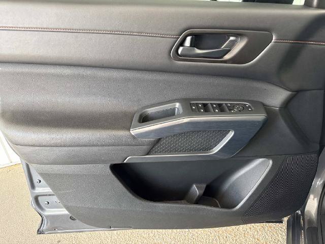 Used 2025 Nissan Pathfinder Rock Creek AWD/4WD image 23