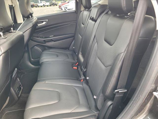 Certified 2018 Ford Edge Titanium w/ Equipment Group 301A AWD/4WD image 10
