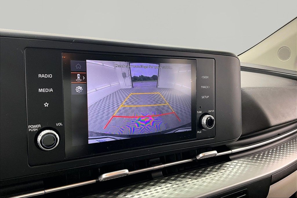 Used 2023 Kia Carnival LX FWD image 21