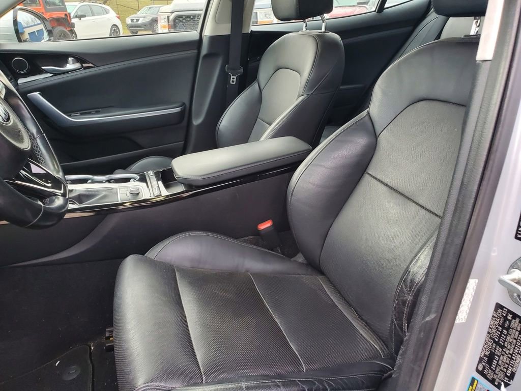 Used 2018 Kia Stinger Base image 12